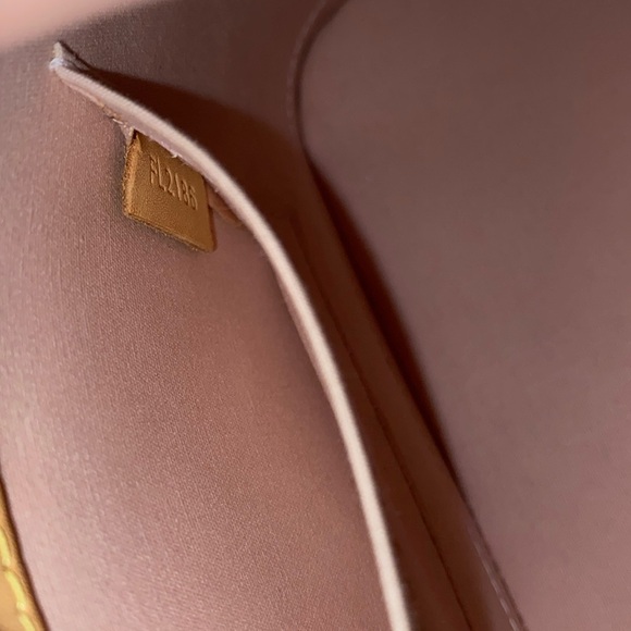 LOUIS VUITTON Vernis Alma BB Rose Ballerine Bag - Picture 13 of 15